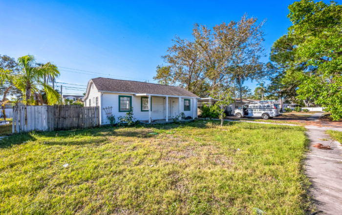 Off-market 3-bed, 1-bath investment property in St. Petersburg, FL! Priced at $250K with a $350K ARV. Updated electrical & plumbing, newer roof, and high rental demand.