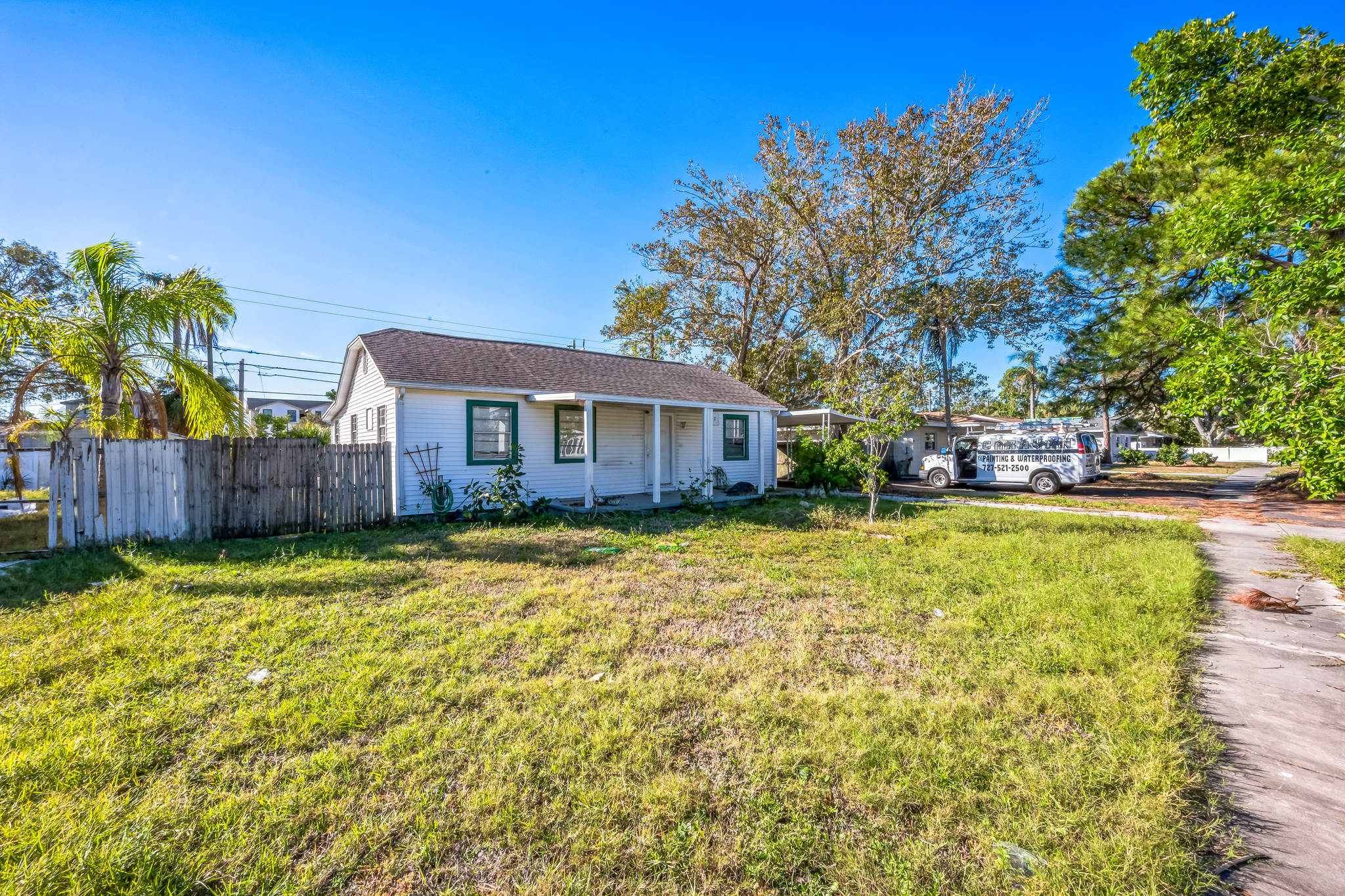 Off-market 3-bed, 1-bath investment property in St. Petersburg, FL! Priced at 0K with a 0K ARV. Updated electrical & plumbing, newer roof, and high rental demand.