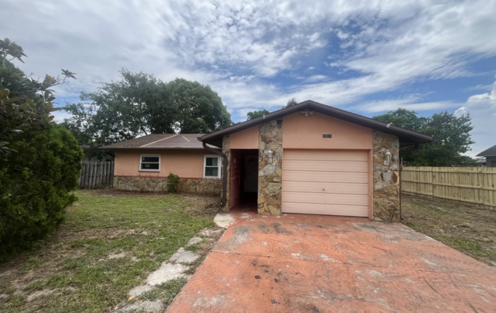 Check out this off-market flip deal in Hudson, FL! 3/2 home with strong ARV, rehab potential, and an optional garage conversion. Great value-add opportunity for investors.