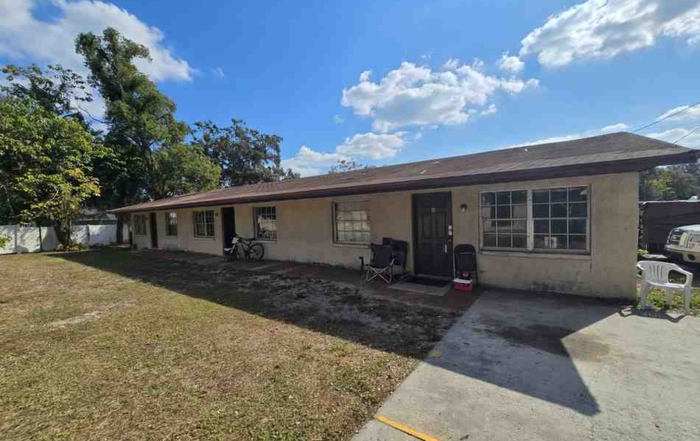 10005 N Annette Ave, Tampa, FL 33612