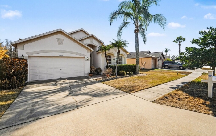 1904 Rensselaer Dr, Wesley Chapel, FL 33543